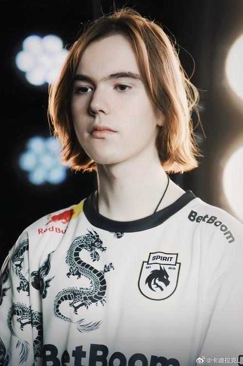 LPL春季赛今日首发：Doinb中路对决小虎